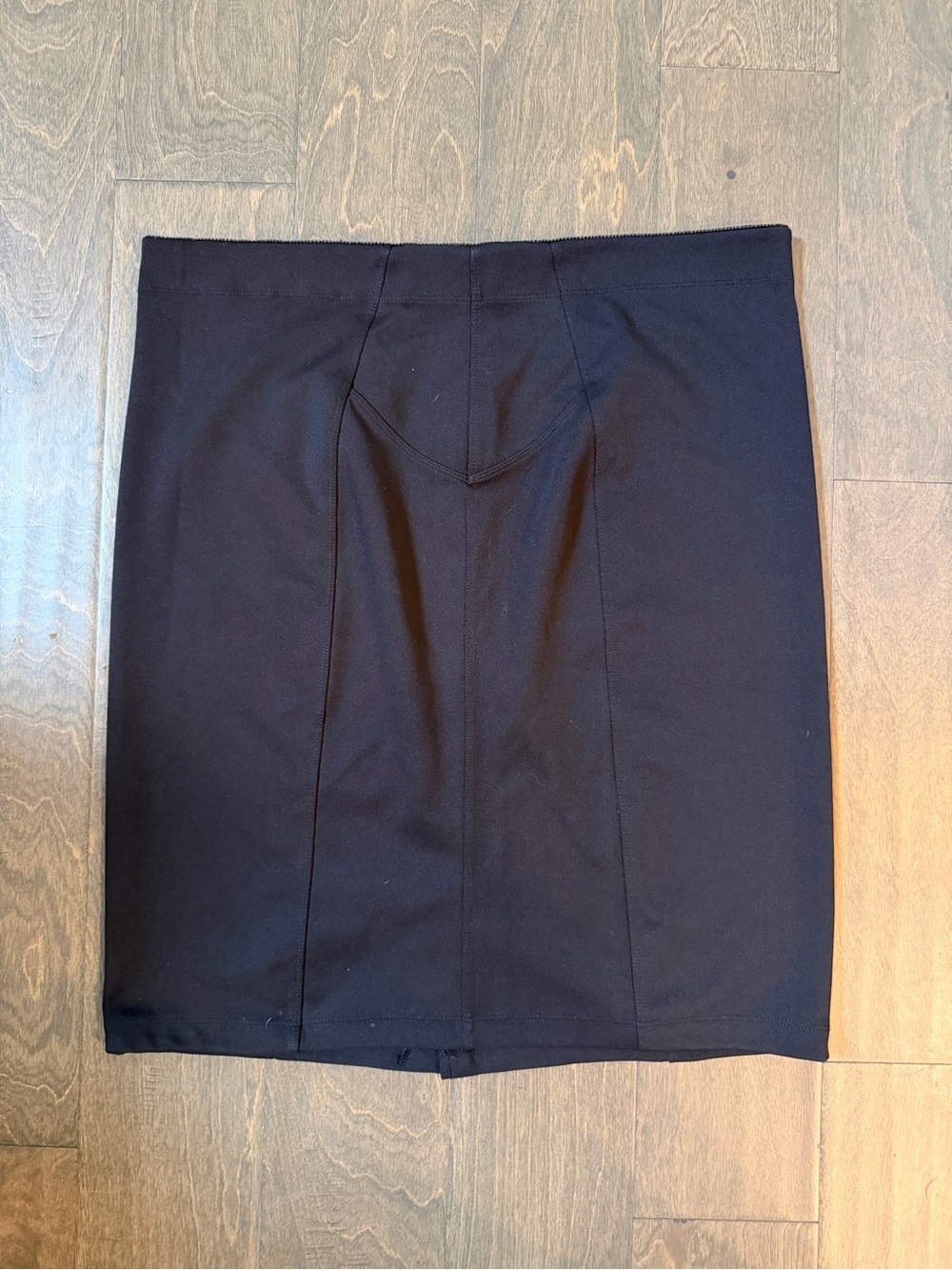 Daisy Fuentes Black Pencil Skirt - Sleek Front Panel